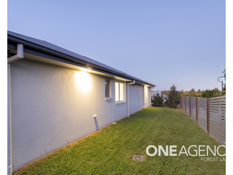 12 Sevenhill Place, Doolandella QLD 4077