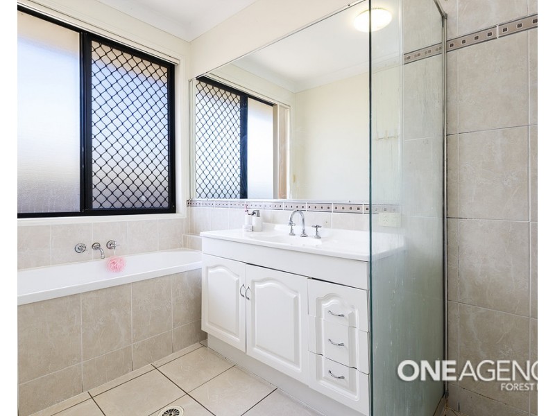 12 Admiral Crescent, Springfield Lakes QLD 4300