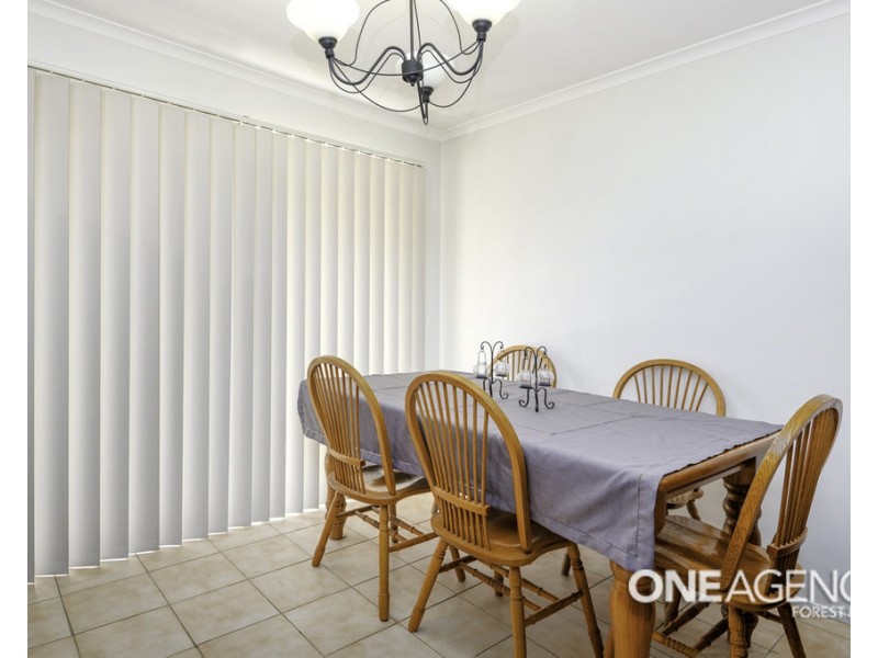 10 McKenzie Place, Forest Lake QLD 4078