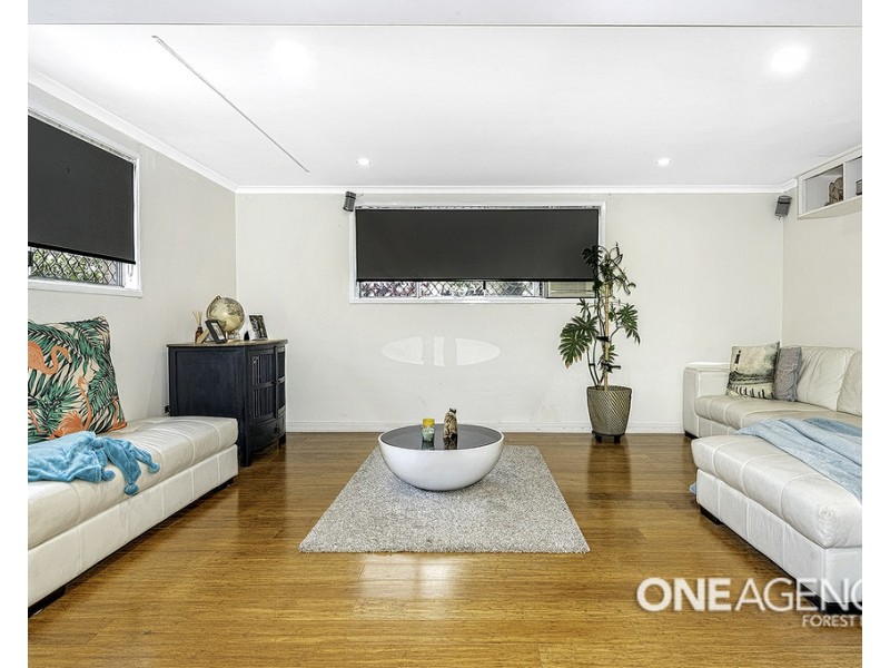 42 Tinaroo Street, Durack QLD 4077