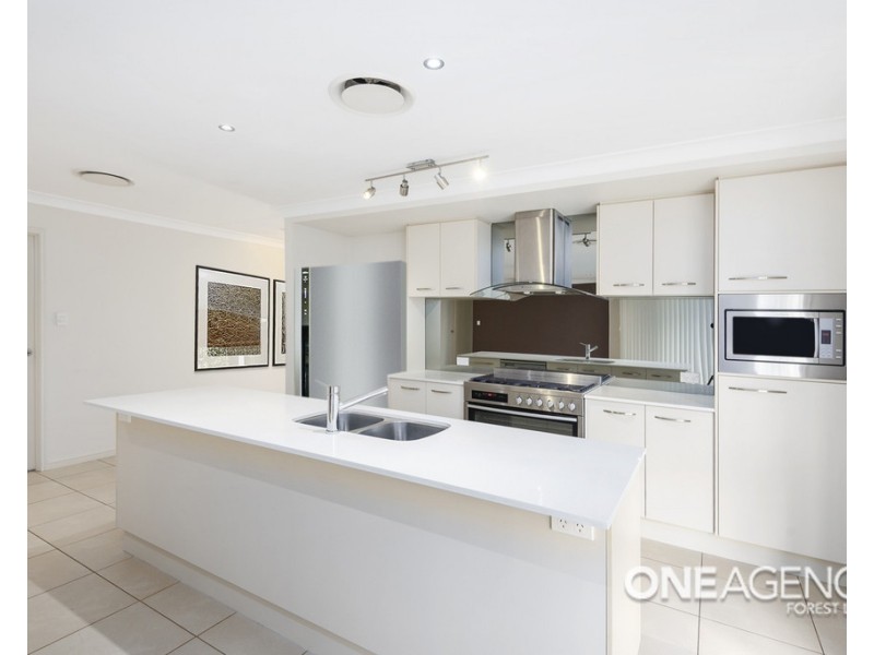 28 Giancarlo Crescent, Doolandella QLD 4077