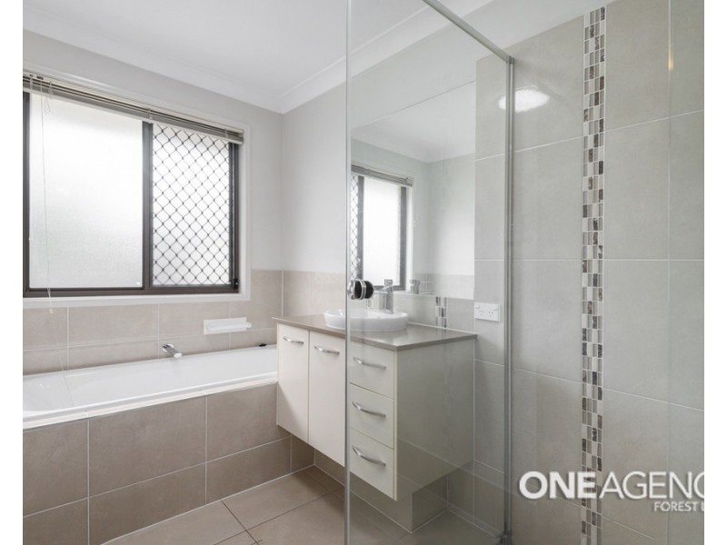 28 Giancarlo Crescent, Doolandella QLD 4077