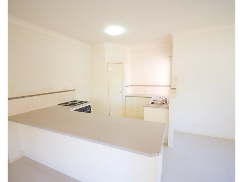 8 Barrier Place, Forest Lake QLD 4078