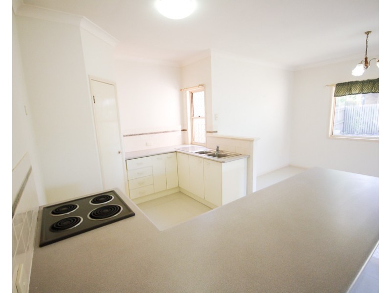 8 Barrier Place, Forest Lake QLD 4078