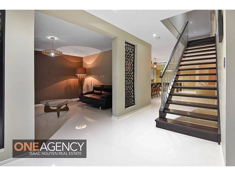 4 Conlan Court, Augustine Heights QLD 4300