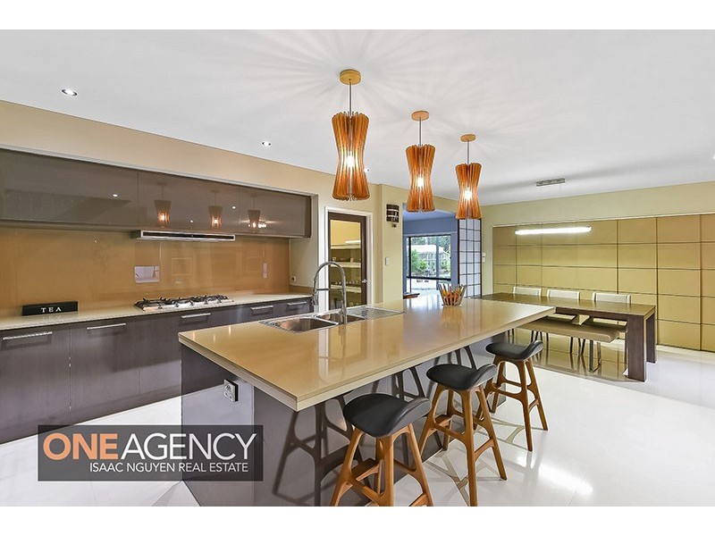 4 Conlan Court, Augustine Heights QLD 4300