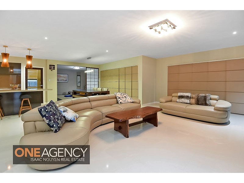 4 Conlan Court, Augustine Heights QLD 4300