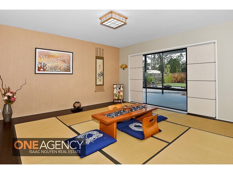 4 Conlan Court, Augustine Heights QLD 4300