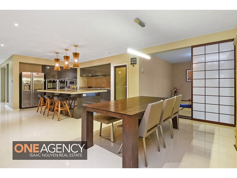 4 Conlan Court, Augustine Heights QLD 4300