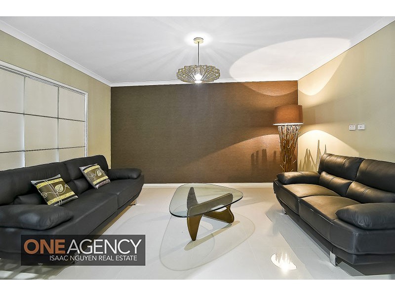 4 Conlan Court, Augustine Heights QLD 4300