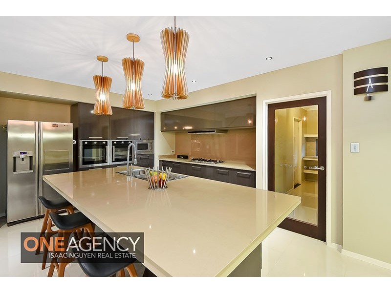 4 Conlan Court, Augustine Heights QLD 4300