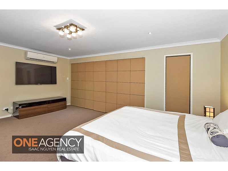 4 Conlan Court, Augustine Heights QLD 4300