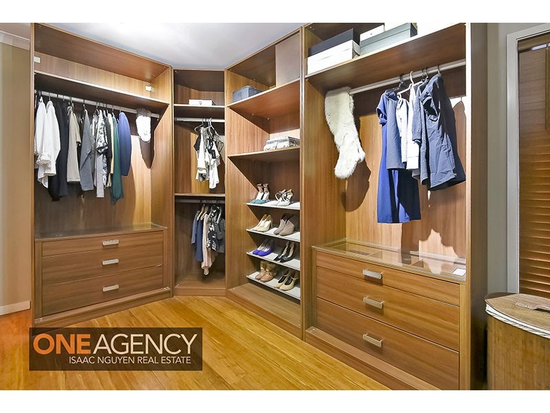 4 Conlan Court, Augustine Heights QLD 4300