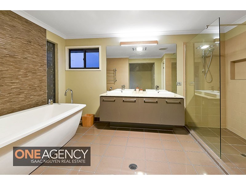 4 Conlan Court, Augustine Heights QLD 4300