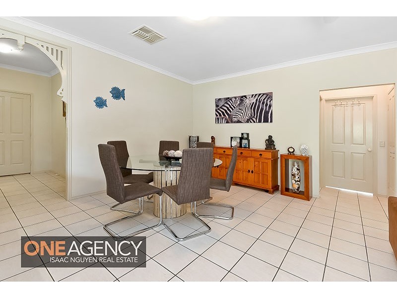 42 Glasshouse Cr, Forest Lake QLD 4078