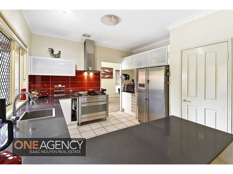 42 Glasshouse Cr, Forest Lake QLD 4078