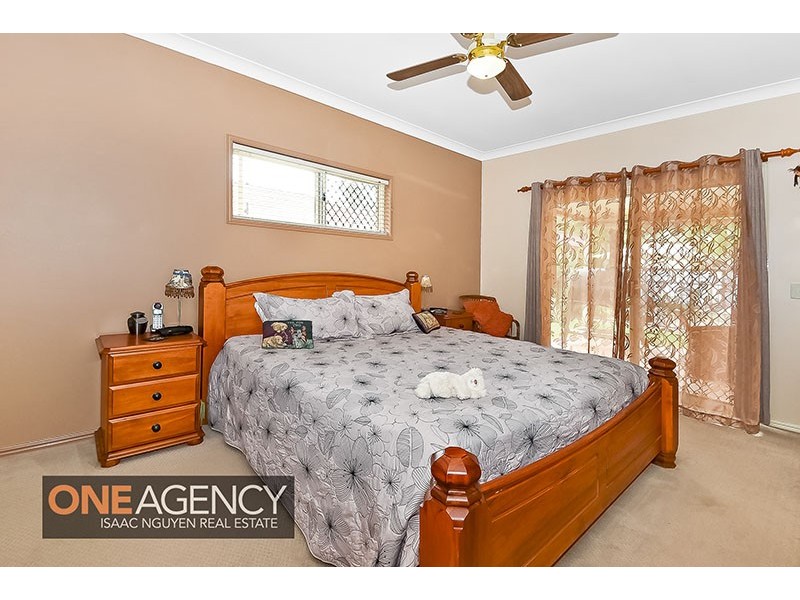 42 Glasshouse Cr, Forest Lake QLD 4078