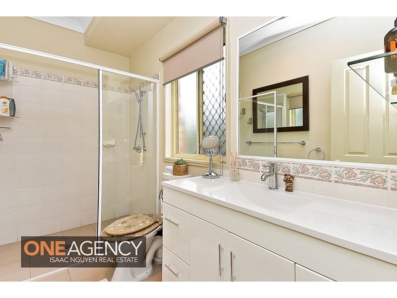 42 Glasshouse Cr, Forest Lake QLD 4078