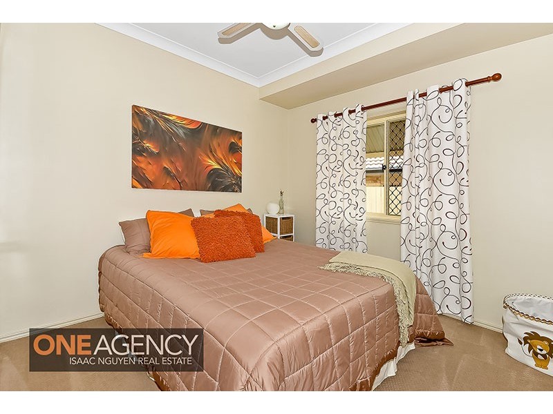 42 Glasshouse Cr, Forest Lake QLD 4078