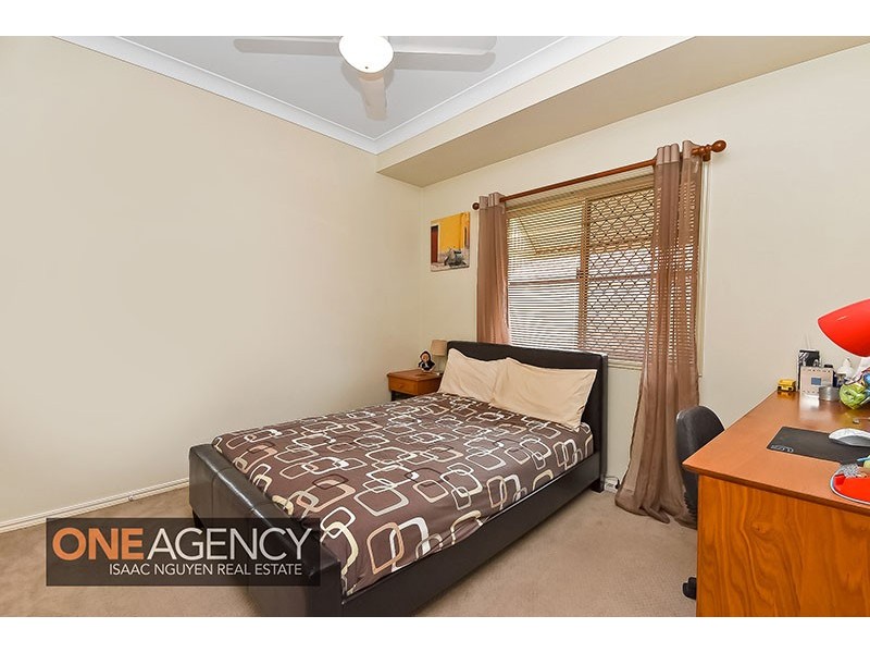 42 Glasshouse Cr, Forest Lake QLD 4078