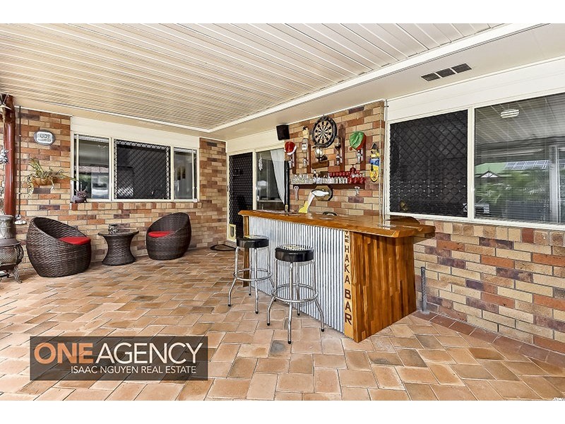 42 Glasshouse Cr, Forest Lake QLD 4078