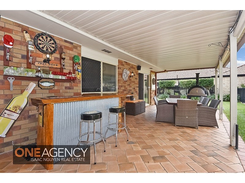 42 Glasshouse Cr, Forest Lake QLD 4078