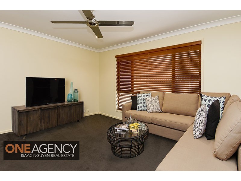 9 Admiral Cres, Springfield Lakes QLD 4300