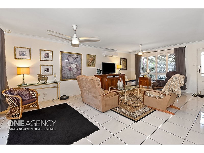 12 Pinaster Street, Forest Lake QLD 4078