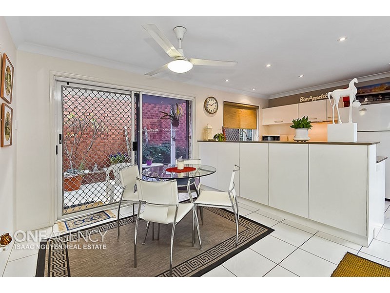 12 Pinaster Street, Forest Lake QLD 4078