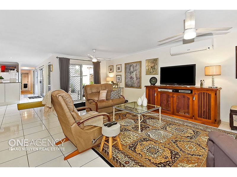 12 Pinaster Street, Forest Lake QLD 4078