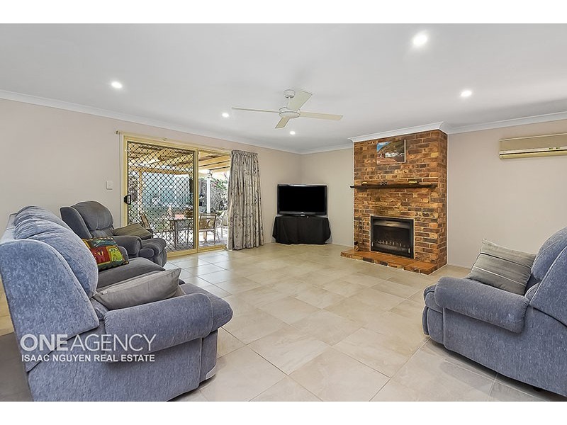 5 Bribie Pl, Forest Lake QLD 4078