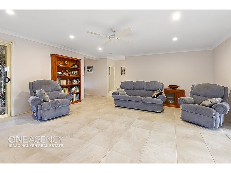 5 Bribie Pl, Forest Lake QLD 4078