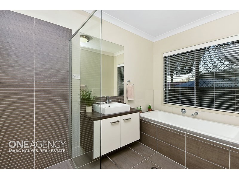 3 Brigid Blvd, Augustine Heights QLD 4300