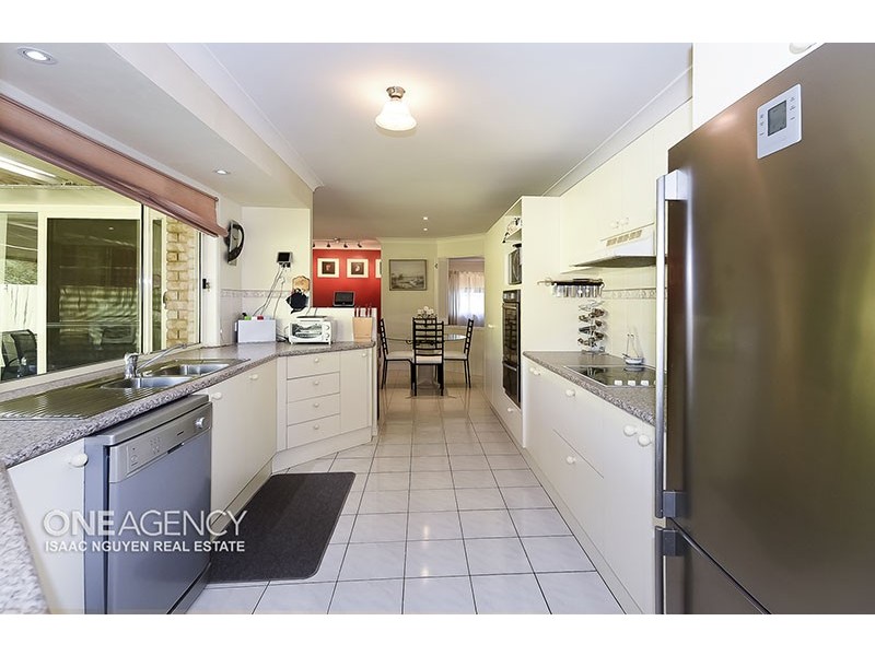 16 Beamont Place, Forest Lake QLD 4078