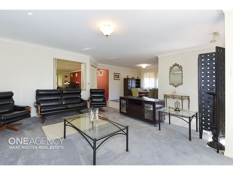 16 Beamont Place, Forest Lake QLD 4078