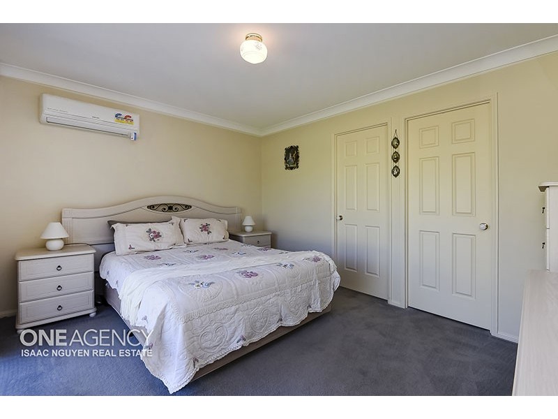 16 Beamont Place, Forest Lake QLD 4078