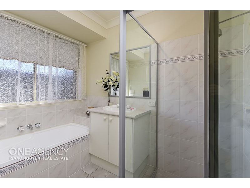 16 Beamont Place, Forest Lake QLD 4078