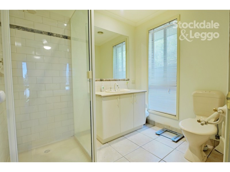 17 Mokoan Avenue, Kialla VIC 3631