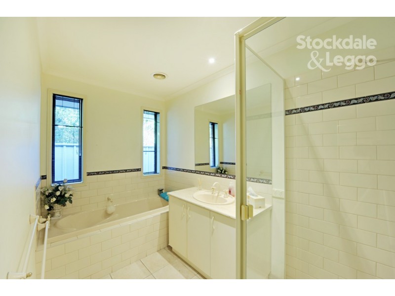 17 Mokoan Avenue, Kialla VIC 3631