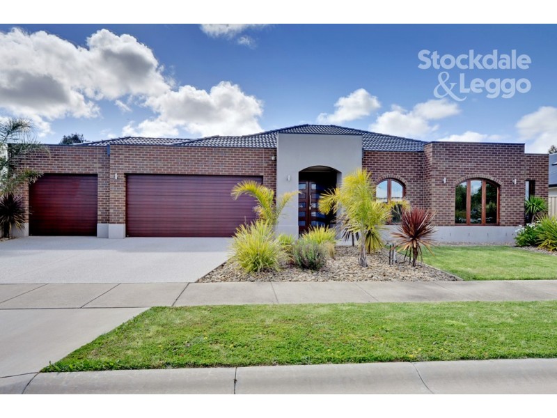 35 Nillahcootie Crescent, Kialla VIC 3631