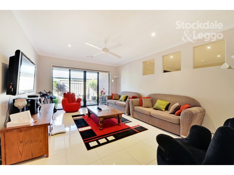 35 Nillahcootie Crescent, Kialla VIC 3631