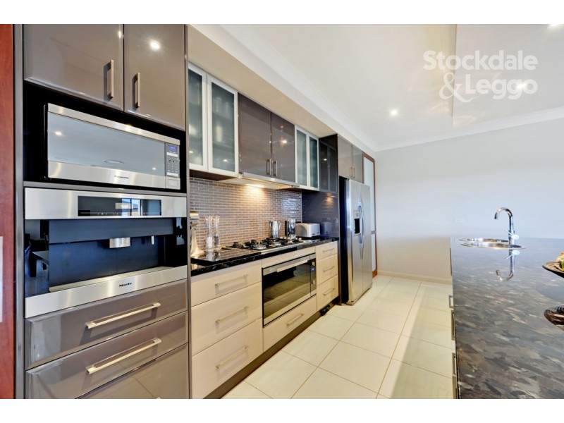 35 Nillahcootie Crescent, Kialla VIC 3631