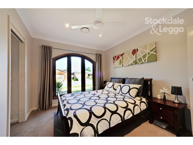 35 Nillahcootie Crescent, Kialla VIC 3631