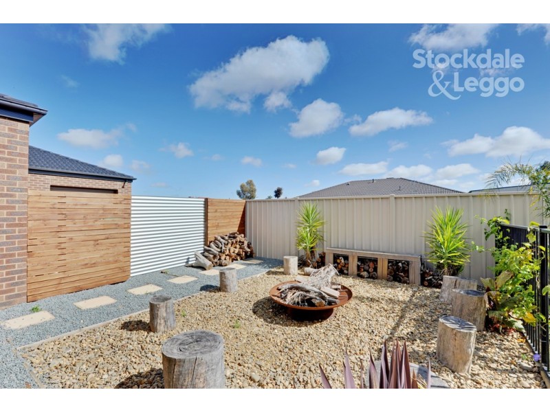 35 Nillahcootie Crescent, Kialla VIC 3631