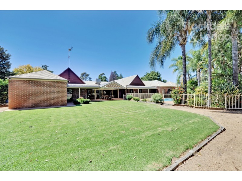 26 Park Avenue, Grahamvale VIC 3631