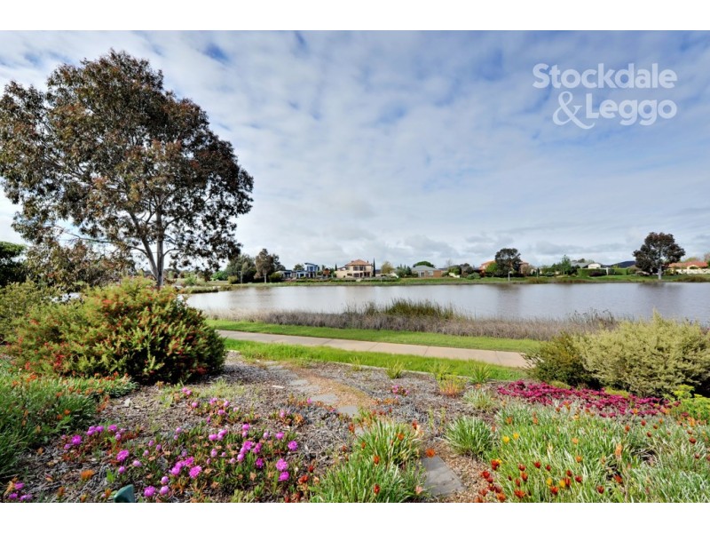 24 Menindee Crescent, Kialla VIC 3631