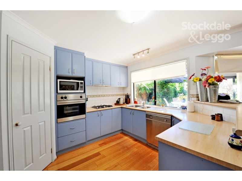 24 Menindee Crescent, Kialla VIC 3631