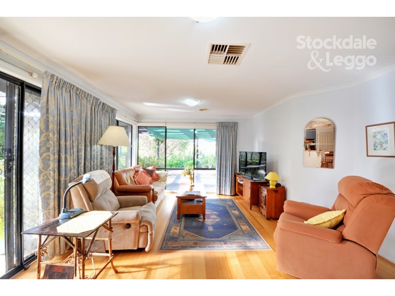 24 Menindee Crescent, Kialla VIC 3631