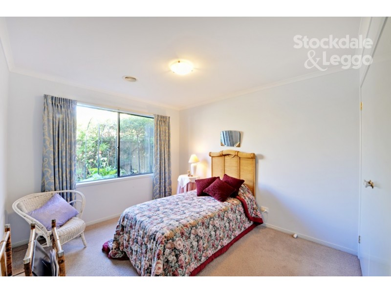 24 Menindee Crescent, Kialla VIC 3631