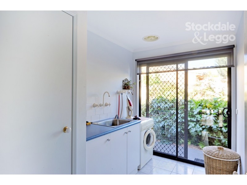 24 Menindee Crescent, Kialla VIC 3631